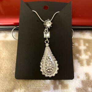 Silver Tone Rhinestones Fashion  Droplets Pendant Necklace